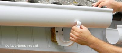 PVC dakgoten plaatsen