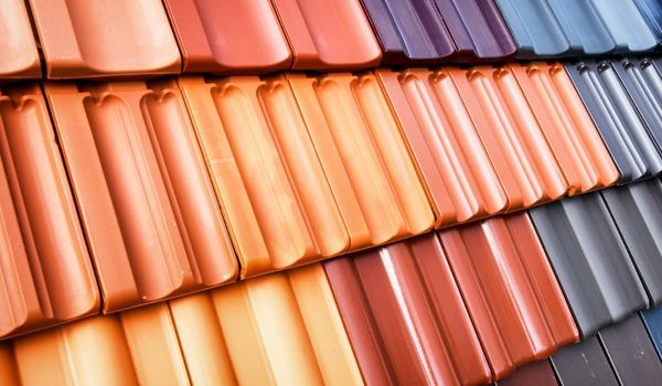 Dakpannen in verschillende kleuren